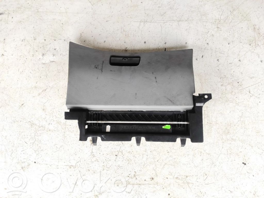 Boite à gants   8203822,8203822