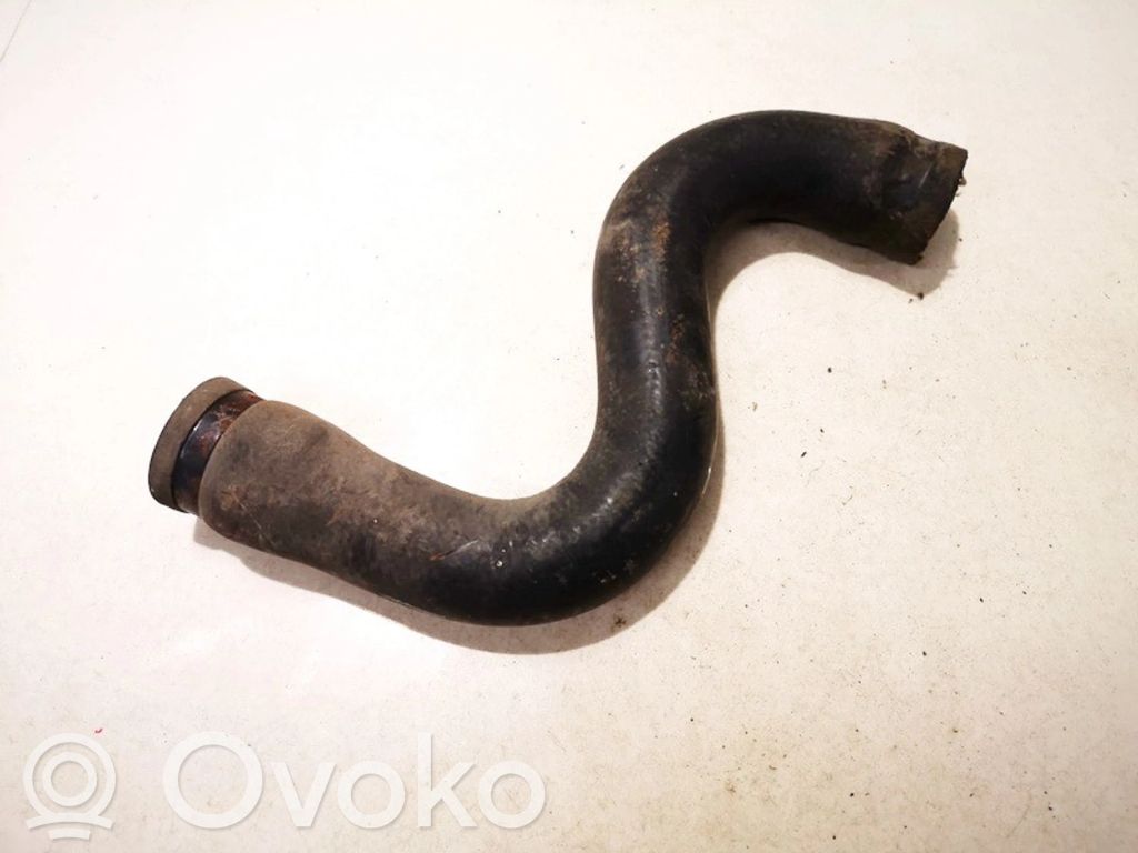 Audi A4 S4 B5 8D Tubo flessibile del liquido di raffreddamento del motore 