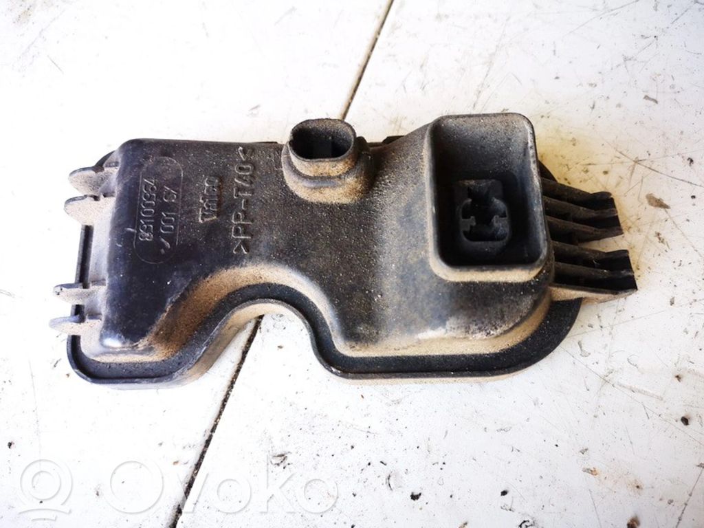 Fiat Punto (188) Osłona żarówki lampy przedniej
