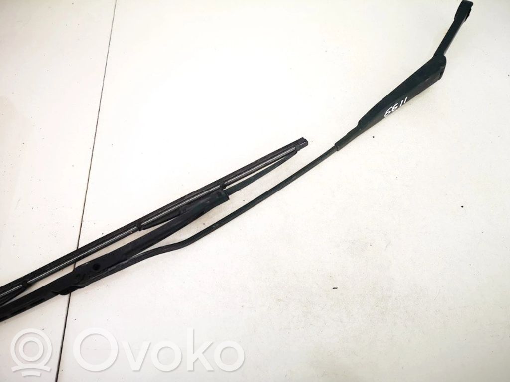 Brazo del limpiaparabrisas delantero   8D1955408A,8D1955408A