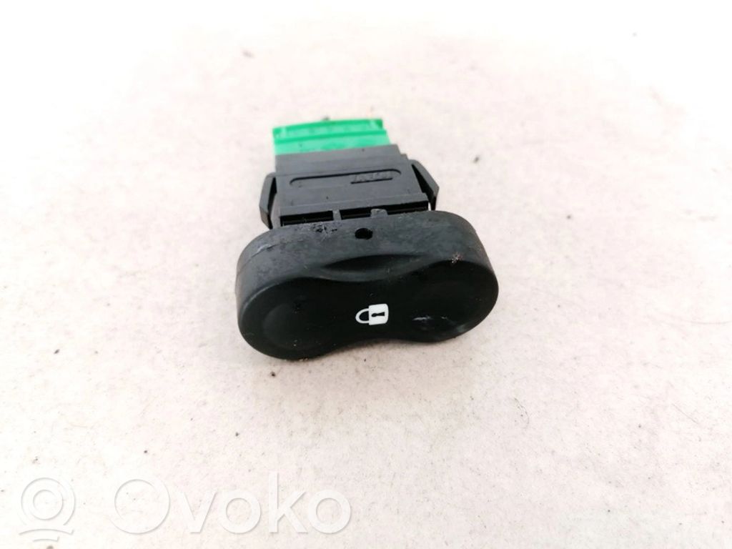 Dacia Sandero Central locking switch button 