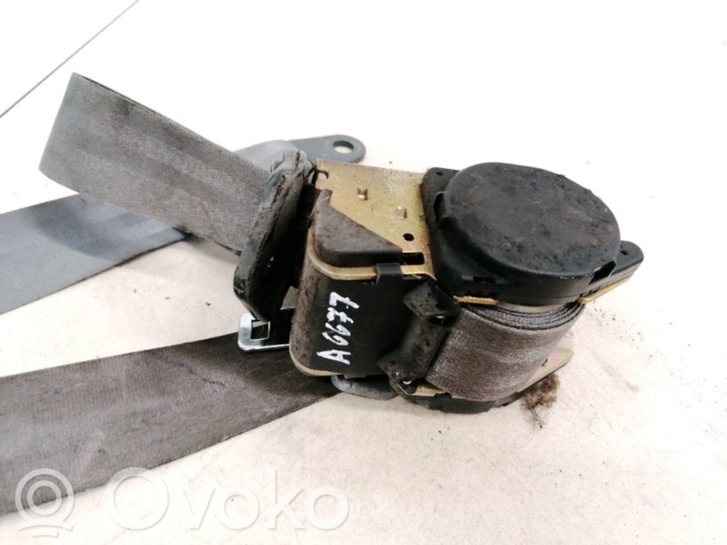 Peugeot 406 Cinturón trasero 