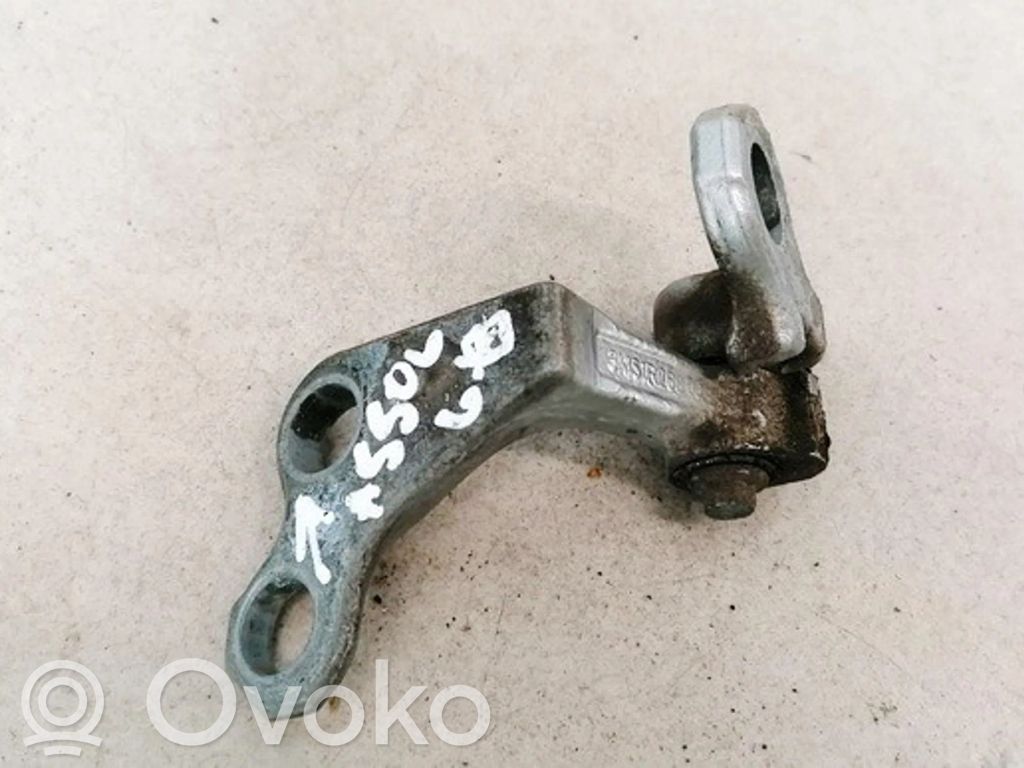 Ford Focus Bisagra inferior de la puerta trasera 