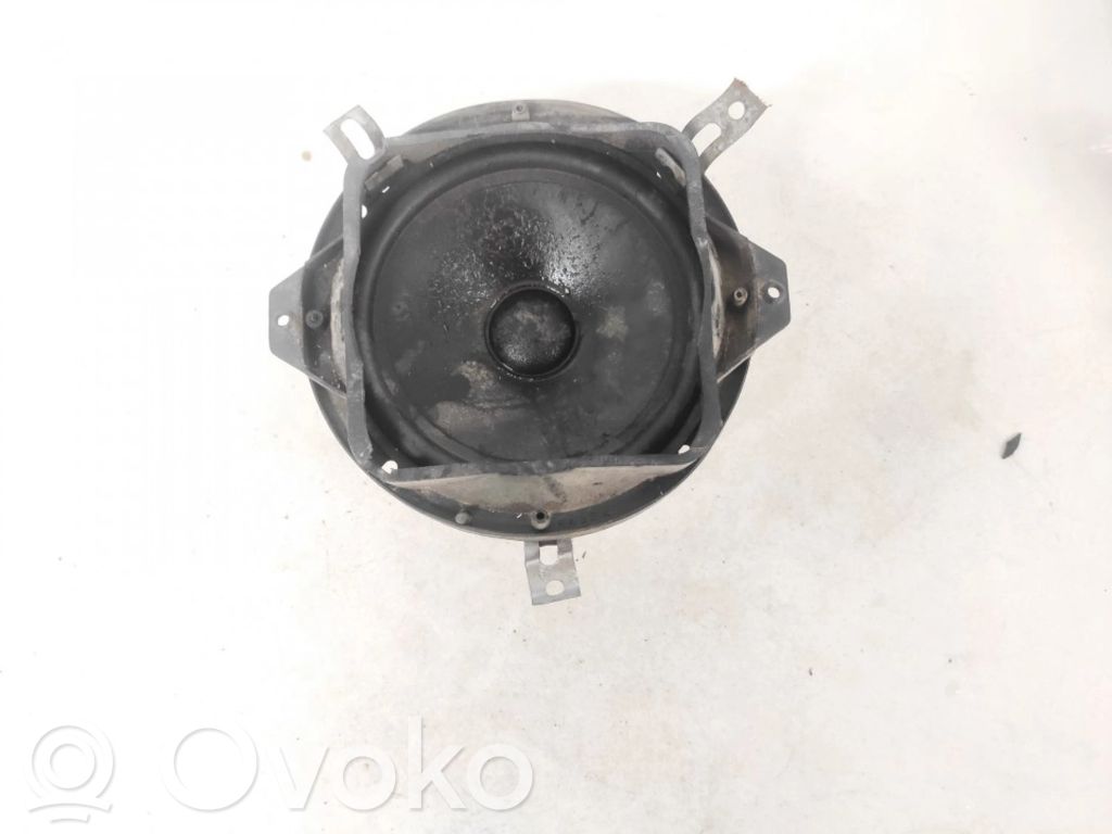 Volkswagen Golf III Altavoz de la puerta delantera 