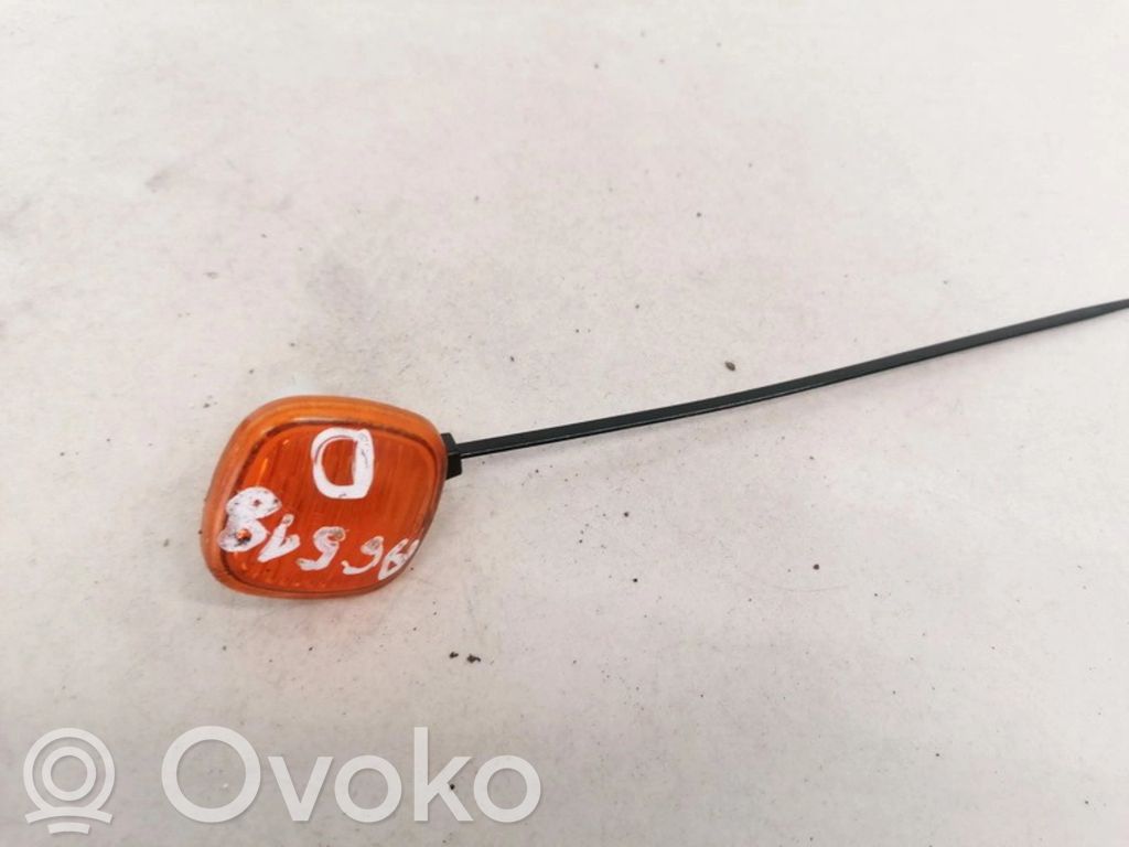 Audi A4 S4 B5 8D Indicatore di direzione del parafango anteriore 