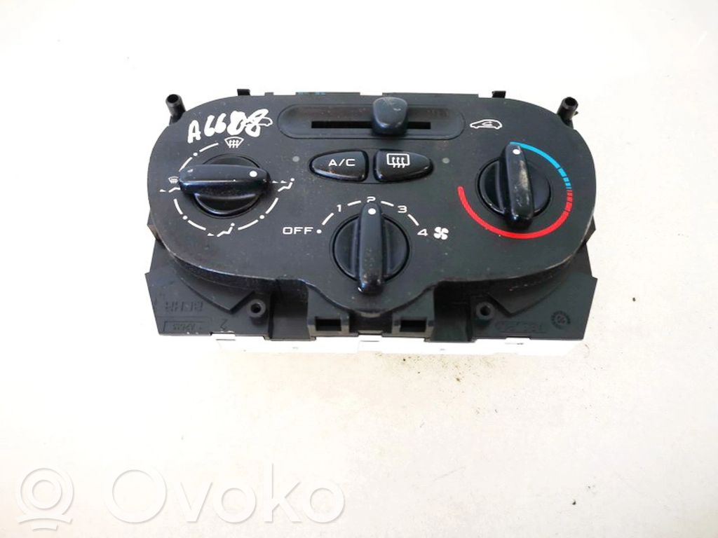 Peugeot 206 Climate control unit 