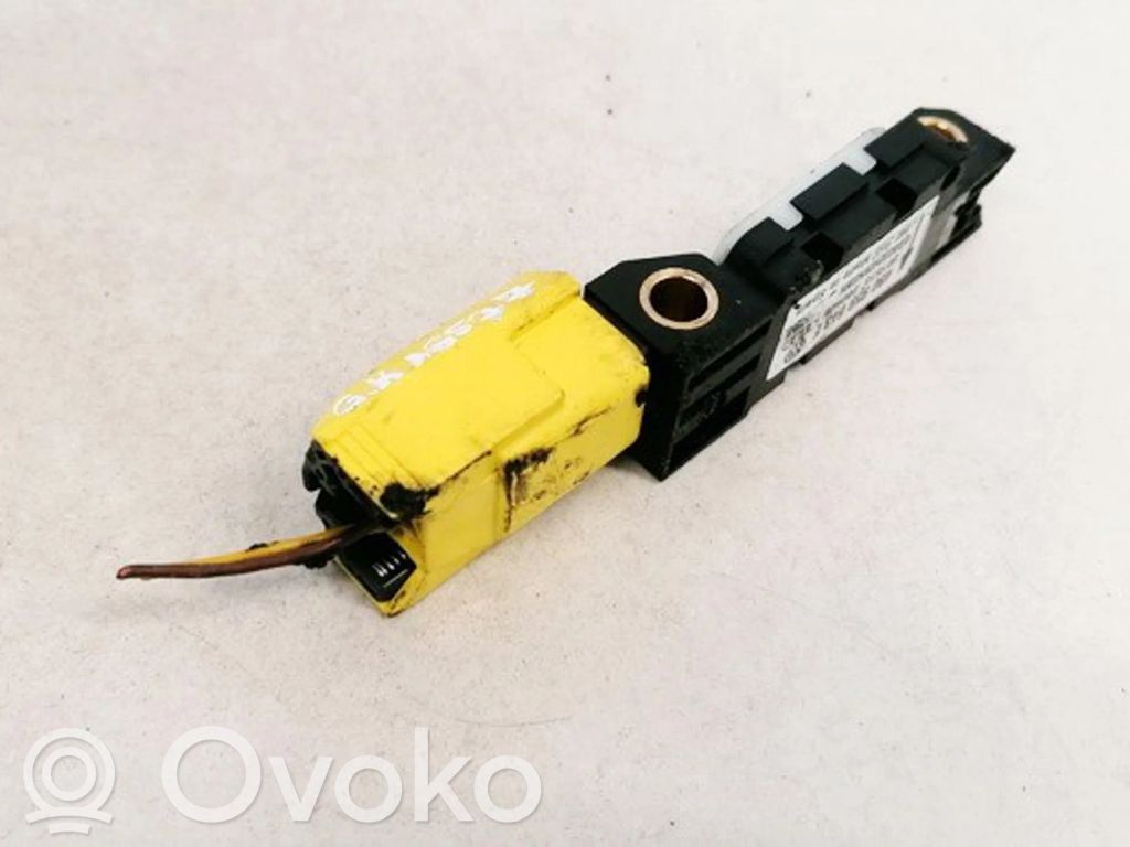 Volkswagen Touareg I Airbag deployment crash/impact sensor 