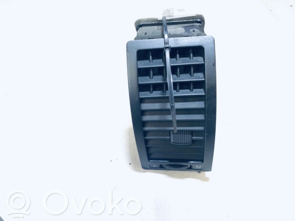 Volkswagen Polo IV 9N3 Grilă ventilație centrală 