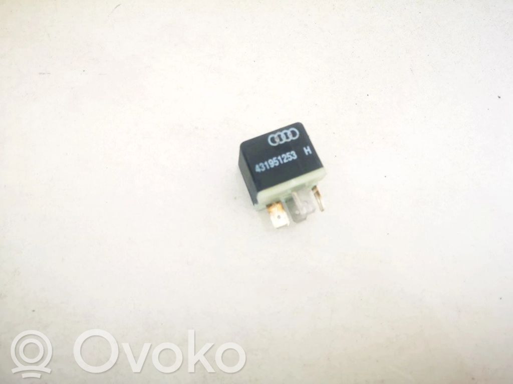 Audi A4 S4 B5 8D Autres relais