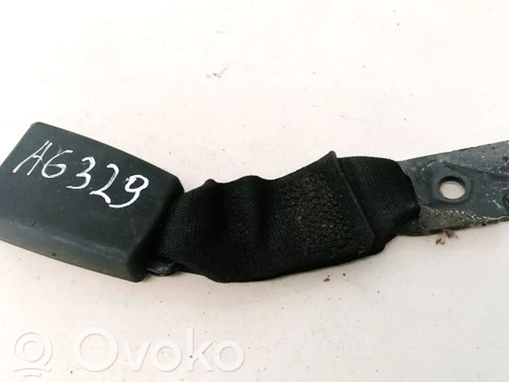 Keskipaikan turvavyön solki (takaistuin)   8209836,8209836
