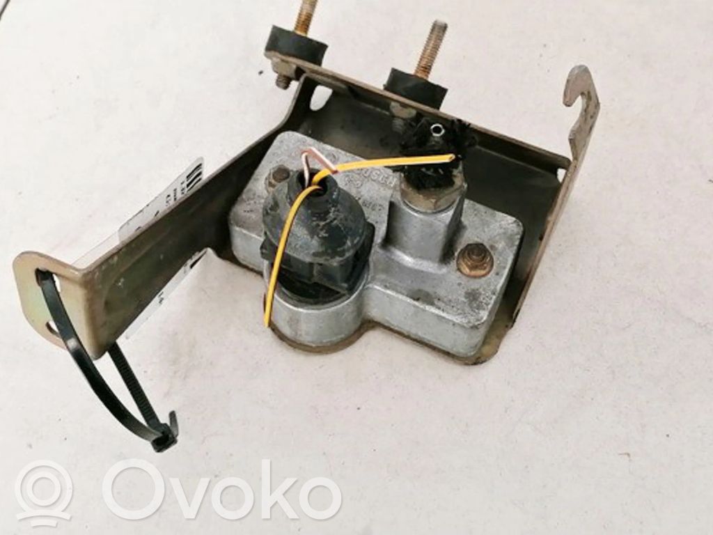 Audi 80 90 S2 B4 Senzor presiune aer 