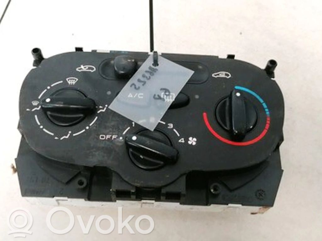 Peugeot 206 Panel klimatyzacji 