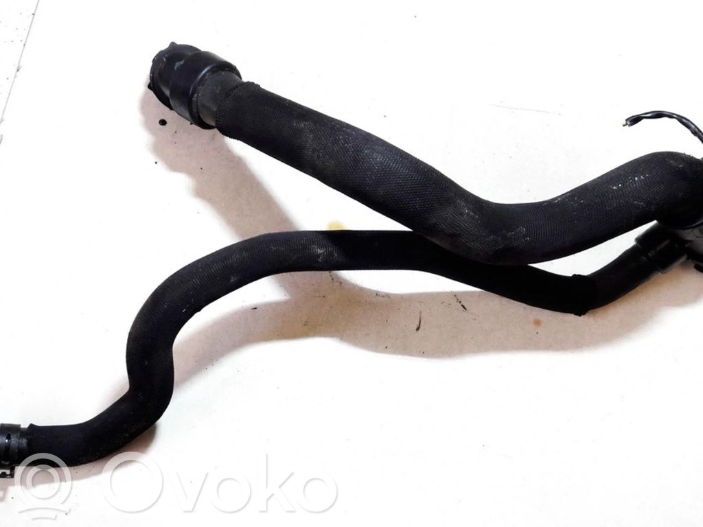 Audi A4 S4 B6 8E 8H Conductă/furtun lichid de răcire motor 