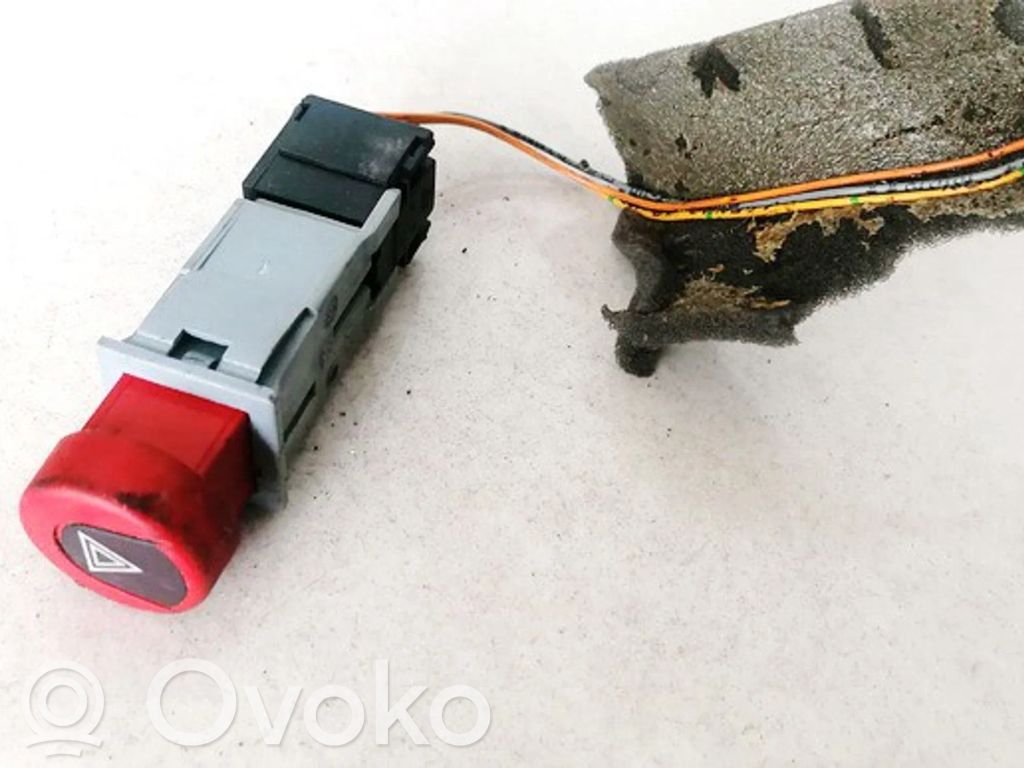 Botón interruptor de luz de peligro   444,444