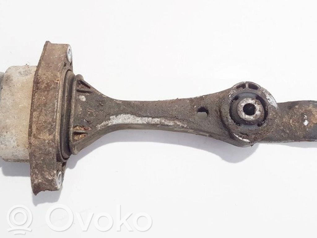 Volkswagen Bora Moottorin kiinnikekorvake 