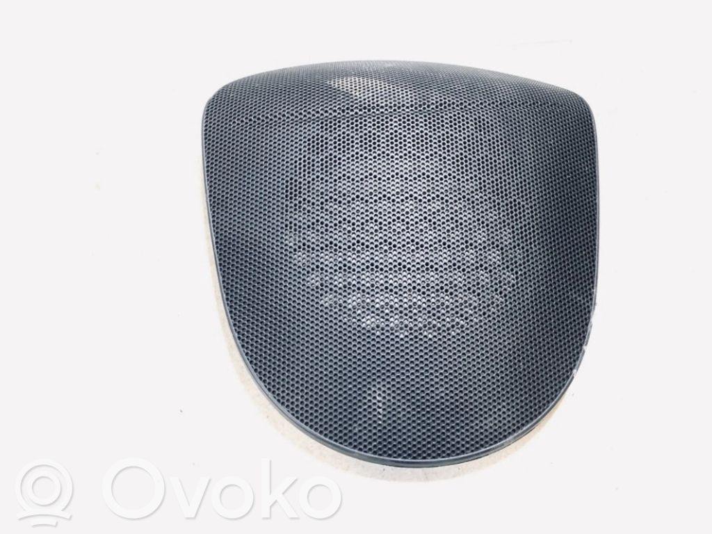 Sivukaiuttimen suoja   5P0867150,5P0867150