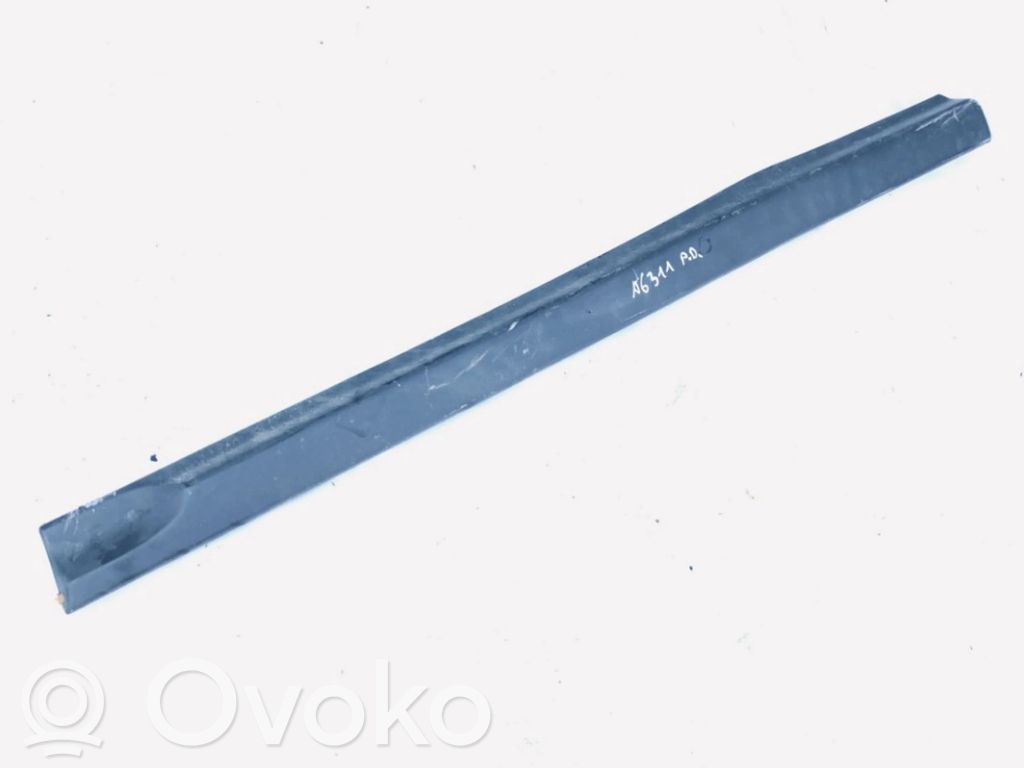 Opel Zafira A Rivestimento della portiera anteriore (modanatura) 