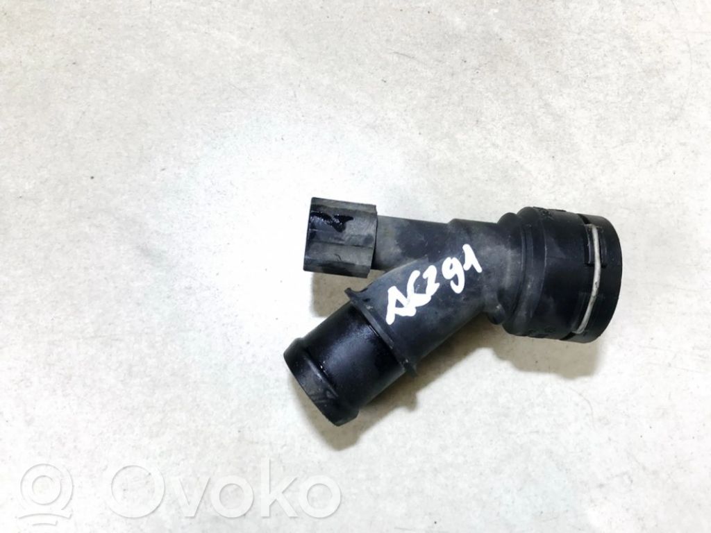 Volkswagen Golf IV Tubo flessibile del liquido di raffreddamento del motore
