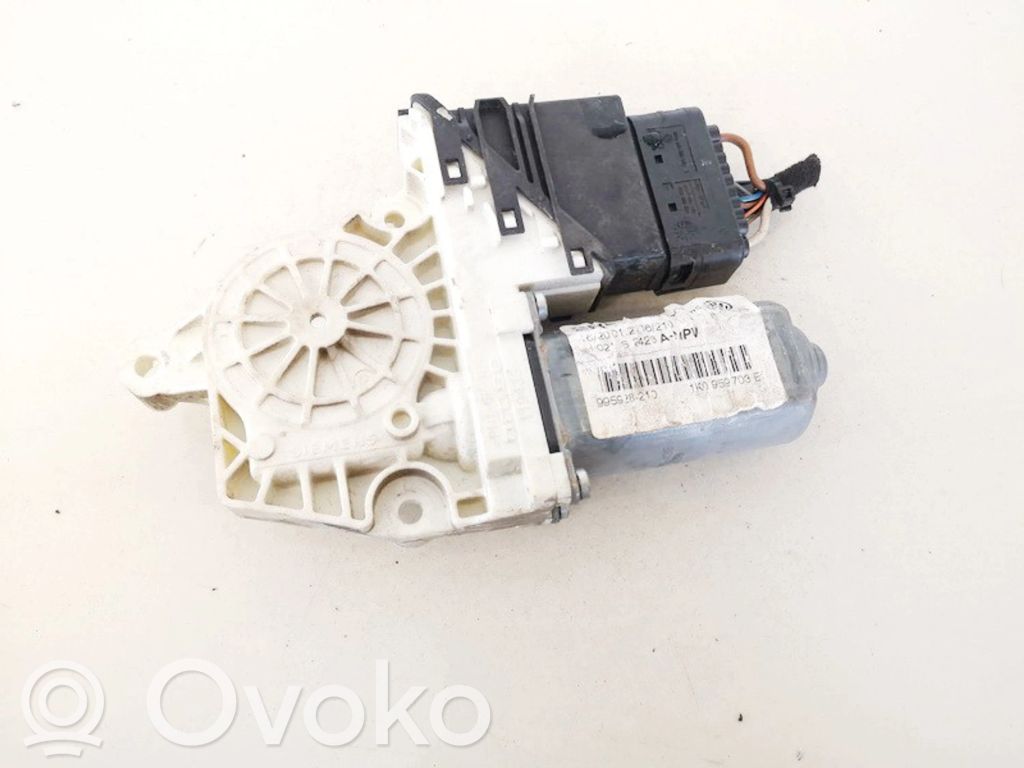 Volkswagen Touran I Motor macara geam ușă spate 