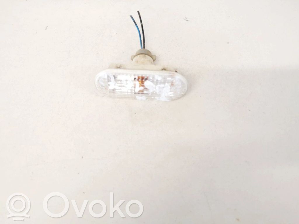 Etupuskurin suuntavilkku   4M5A13K309AA,4M5A13K309AA,4M5A13K309AA,4M5A13K309AA