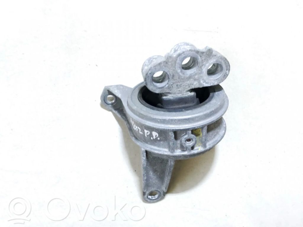 Opel Zafira B Wspornik / Mocowanie silnika 