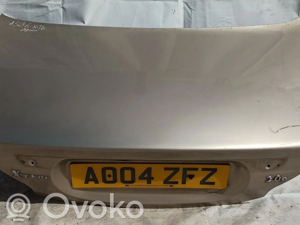 Tailgate/trunk/boot lid   SMELIO,SMELIO