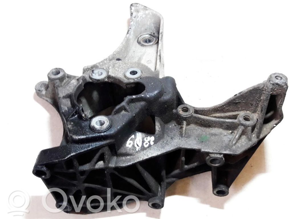 Engine mounting bracket   7700101272,7700101272