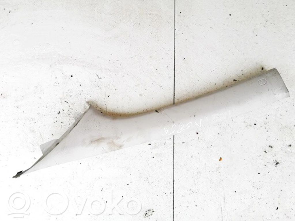 Mazda 2 Kita salono detalė 