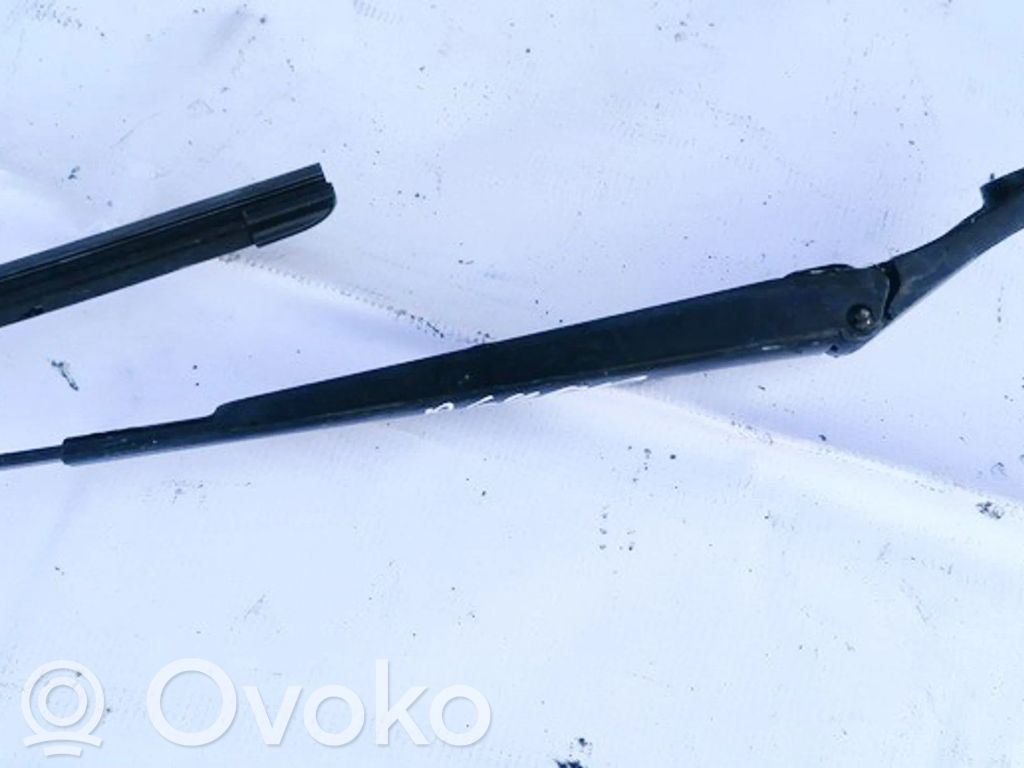 Opel Zafira B Wischerarm vorne 