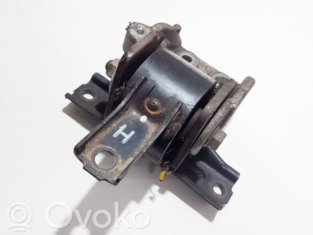 Mitsubishi Outlander Engine mount bracket 
