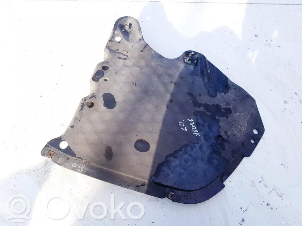 Volkswagen Jetta V Osłona dolna silnika