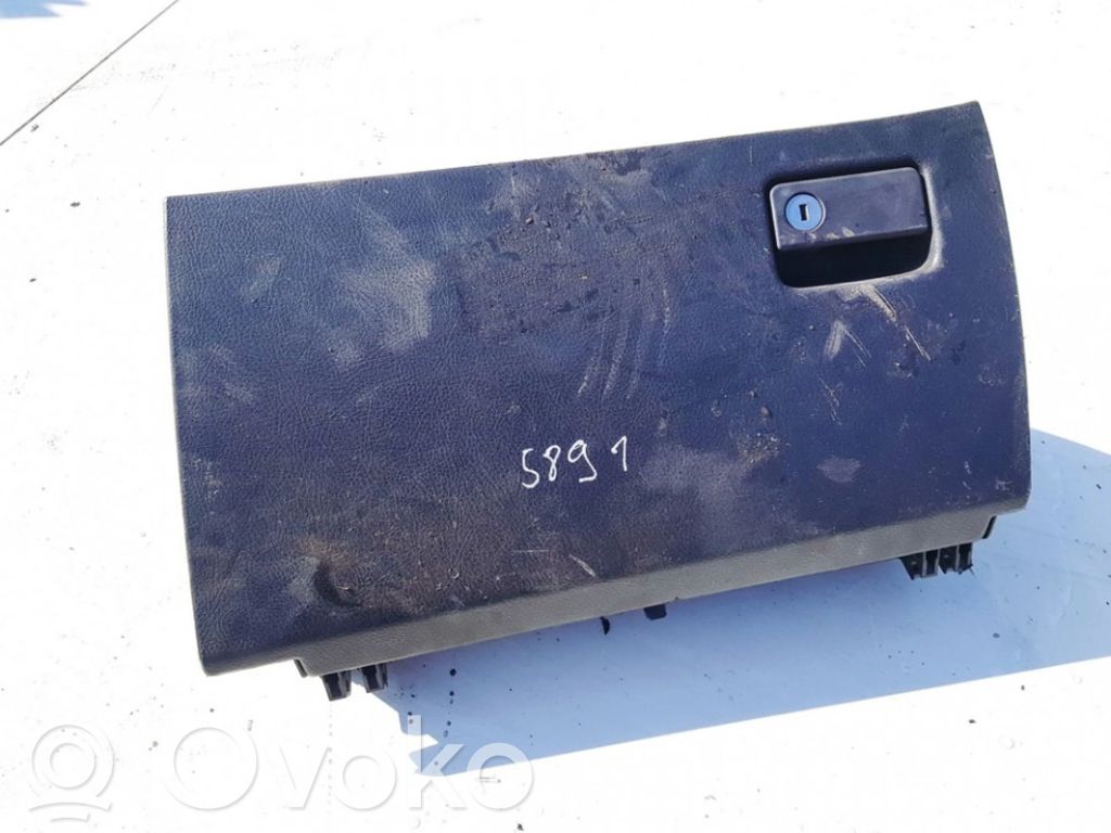 Toyota RAV 4 (XA30) Schowek deski rozdzielczej 
