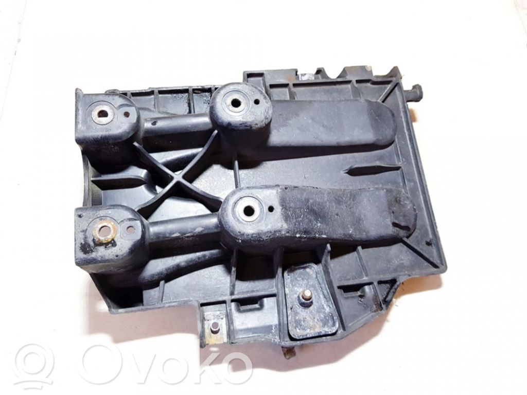 Audi TT Mk1 Akkulaatikon alusta 