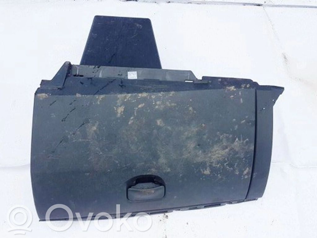 Renault Clio III Schowek deski rozdzielczej