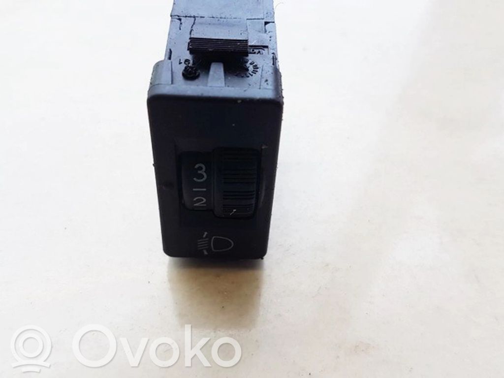 Peugeot 307 Interruttore di regolazione livello altezza dei fari 