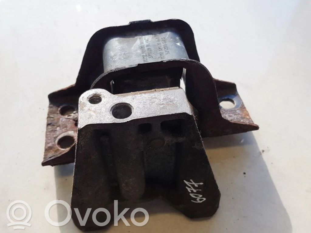 Engine mount bracket   11210AX600,586298,11210AX600,586298
