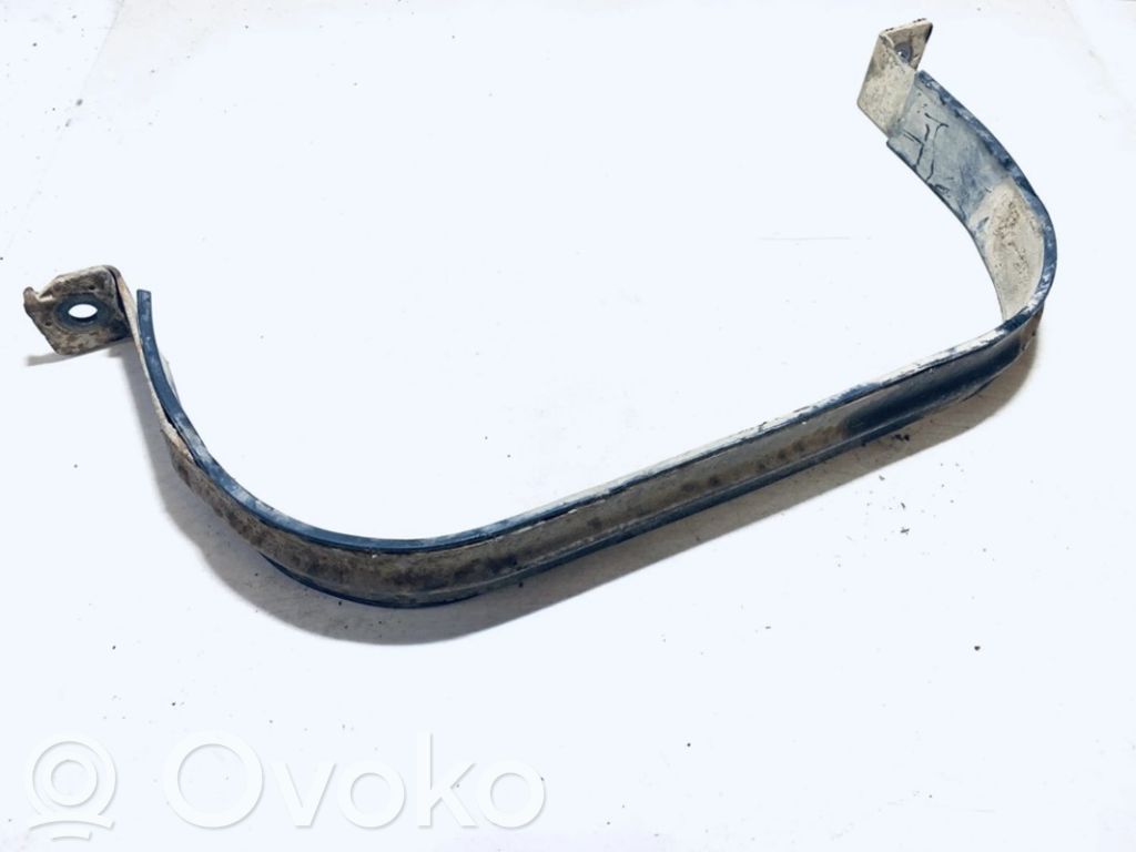 Fuel tank mounting bracket