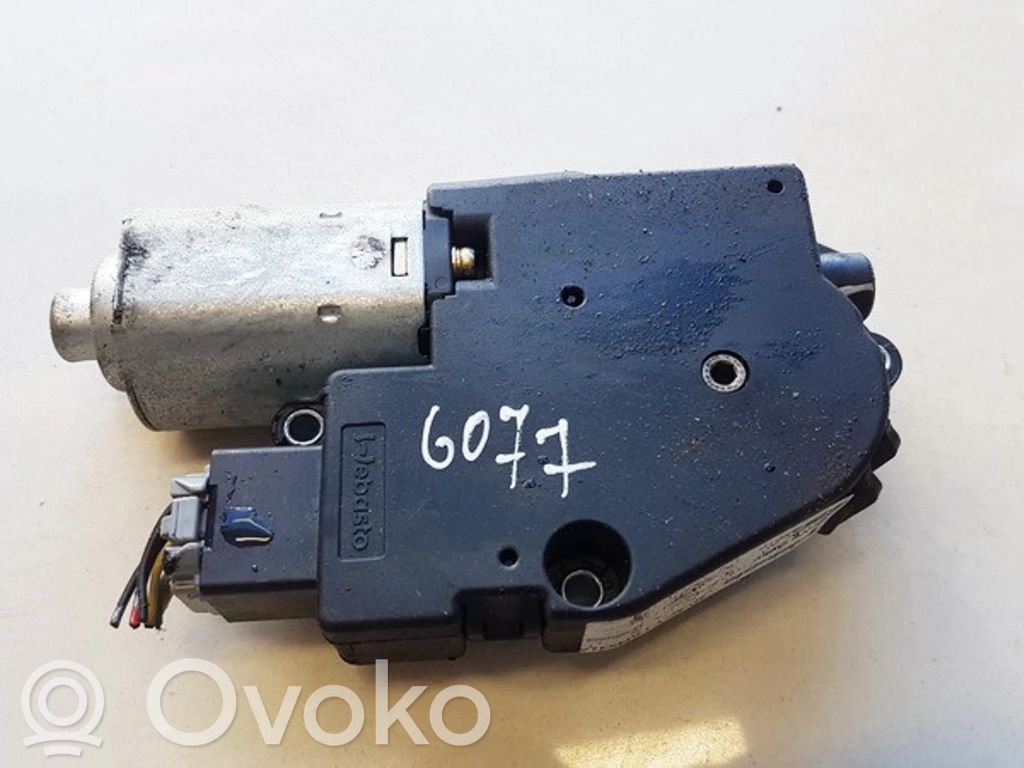 Nissan Micra Silniczek szyberdachu 