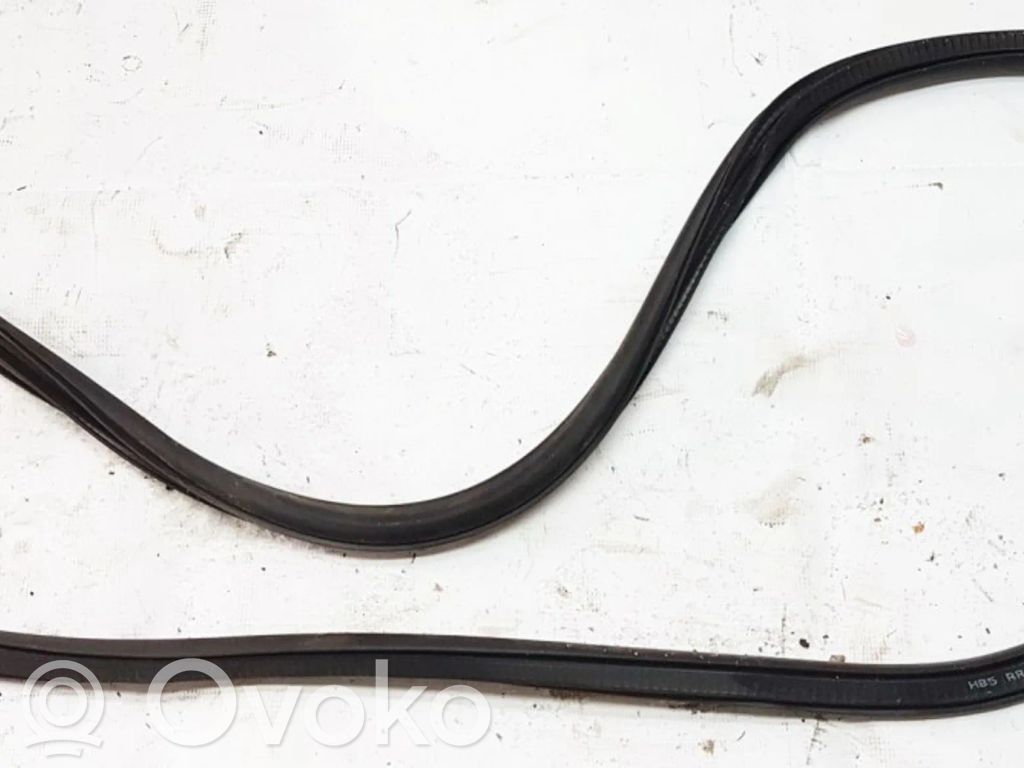 Opel Astra J Guarnizione in gomma portiera posteriore 