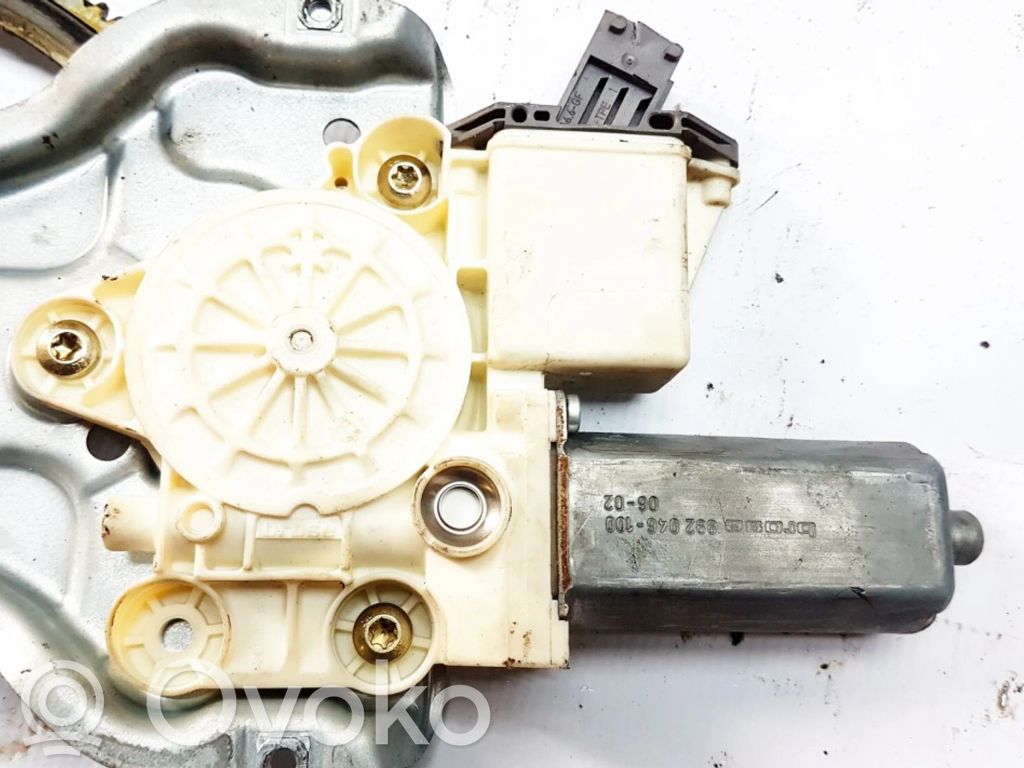 Toyota Avensis T250 Motor macara geam ușă față 