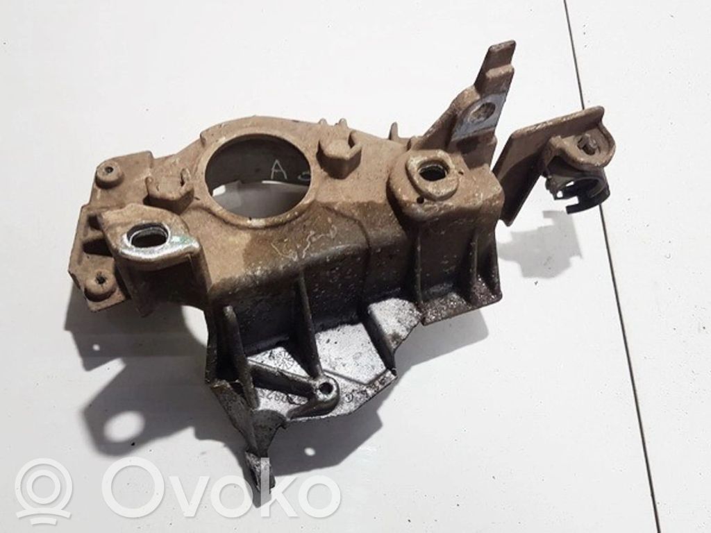 Renault Kangoo I Engine mounting bracket 