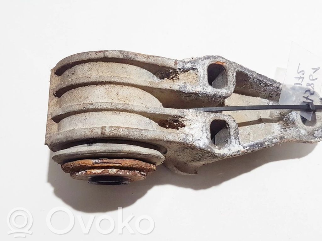 Volkswagen PASSAT B5 Carcasă fixare axă spate 