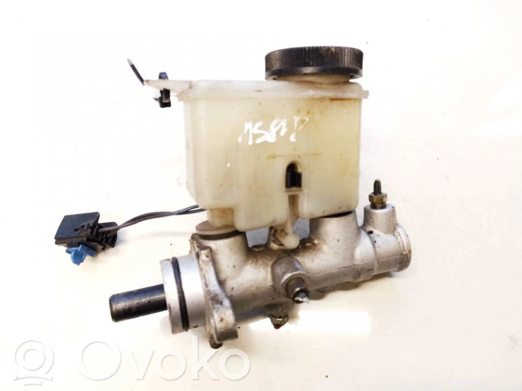 Master brake cylinder