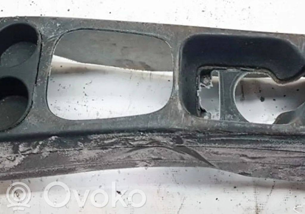 Mitsubishi Space Star Glāžu turētājs 