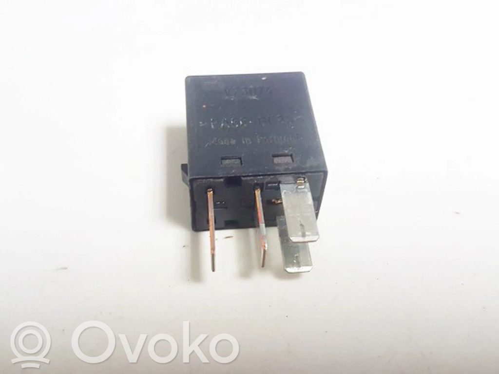 Otros relés   MB953382,A1001X7,A1001X7,MB953382
