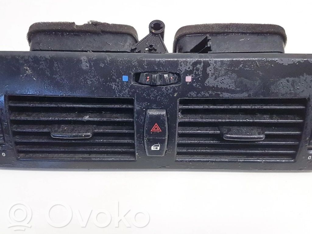 Rejilla de ventilación central del panel   3400074,3400074