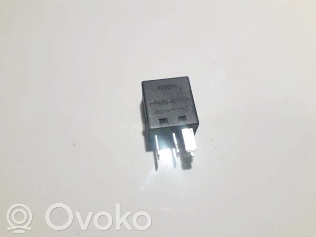 Otros relés   MB953382,V23074,MB953382,V23074