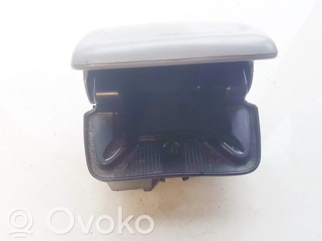 Cenicero del coche   7M0857961F,95VWA04810BGW,7M0857961F,95VWA04810BGW