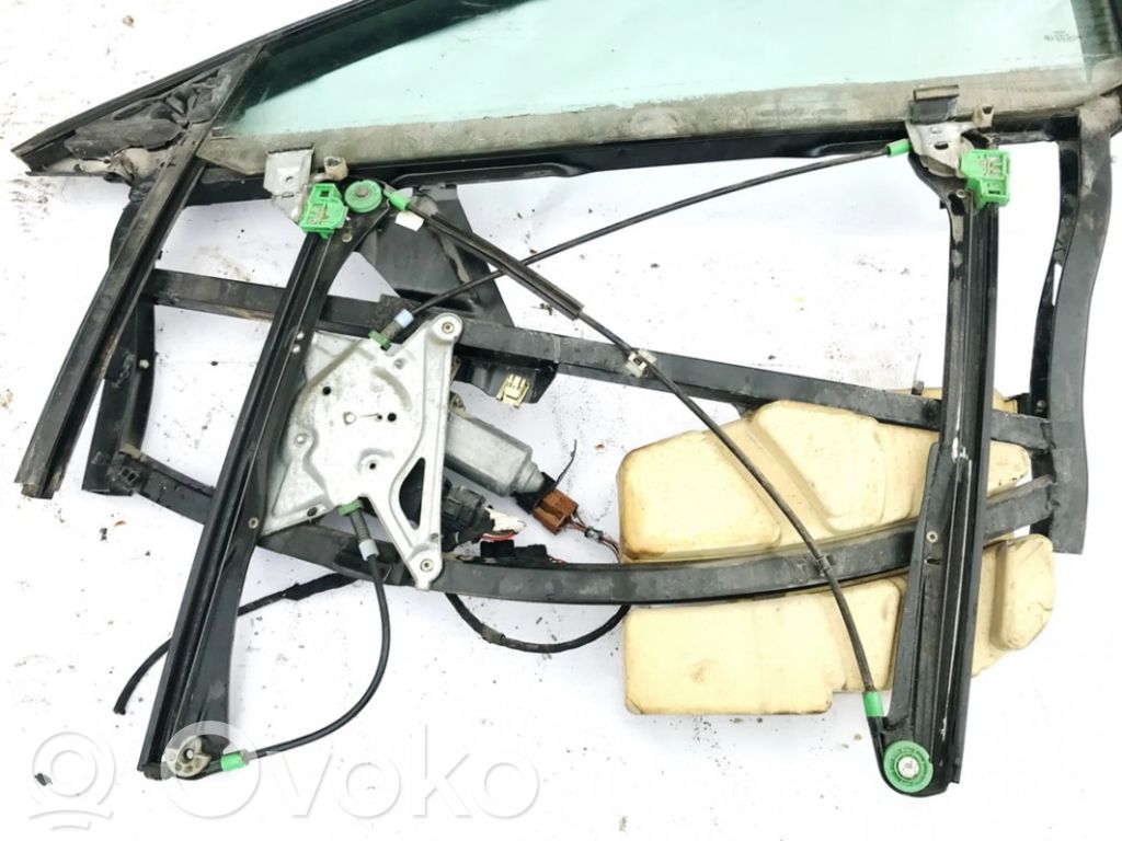 Audi A4 S4 B5 8D Regulador con motor de la ventanilla de la puerta corredera 
