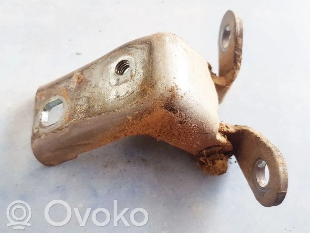 Ford Mondeo MK II Zawias dolny drzwi tylnych